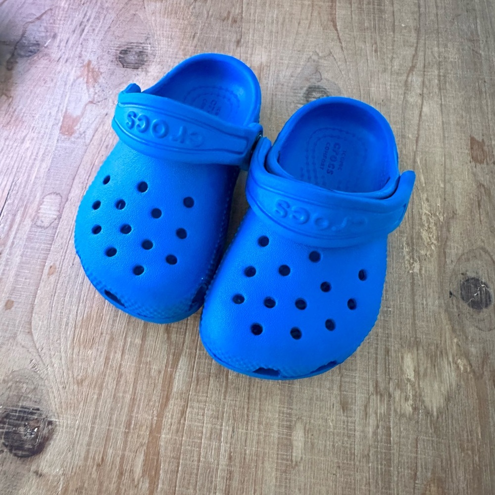 Toddle Crocs Size 5